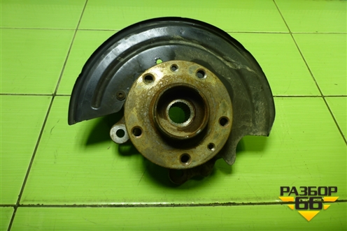 Кулак поворотный передний левый для Nissan Terrano с 2014г (Терано)