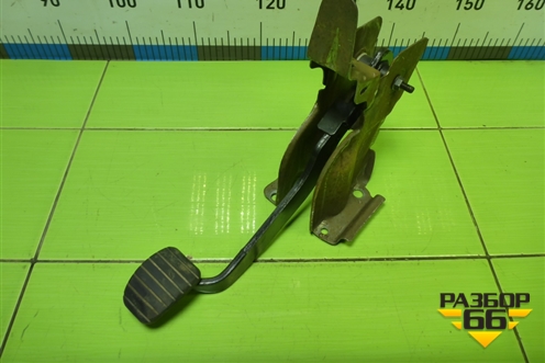 Педаль тормоза (465016578R) для Nissan Terrano с 2014г (Терано)