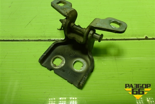 Петля двери передней правой нижняя для Nissan Terrano с 2014г (Терано)