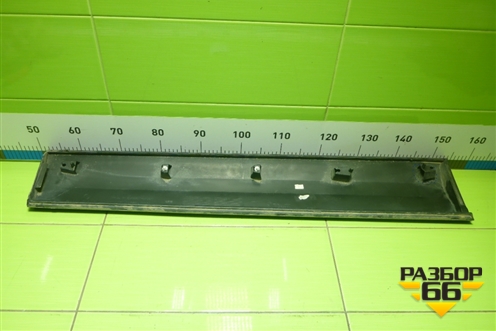 Накладка двери передней правой (57A854940) для Skoda Karoq с 2017г (Карок)