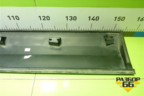 Накладка двери передней правой (57A854940) для Skoda Karoq с 2017г (Карок)