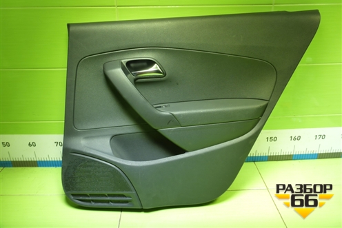 Обшивка двери задней правой под электрику (6RU867212) для Volkswagen Polo (седан) с 2010г (Поло)