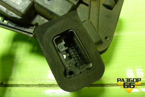 Замок двери задней левой (6RF839015C) для Volkswagen Polo (седан) с 2010г (Поло)