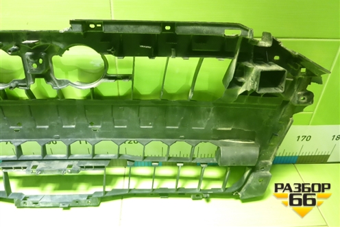 Кронштейн решетки радиатора (4N0807233E) для Audi A8 с 2017г (А8)