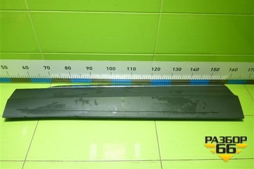 Накладка двери передней левой (5NA854939) для Volkswagen Tiguan с 2016г (Тигуан)