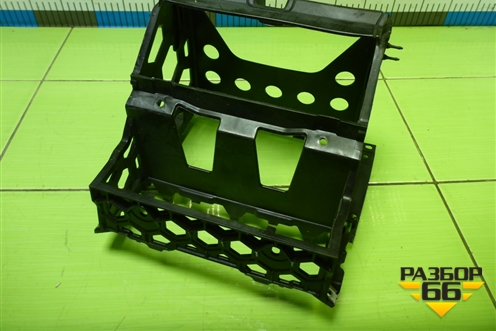 Кронштейн магнитолы (6RU858005D) для Volkswagen Polo (седан) с 2010г (Поло)