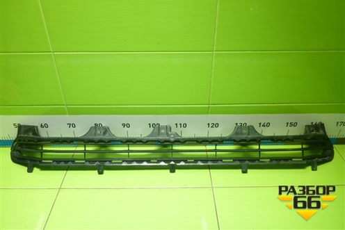 Решетка в передний бампер центральная (не оригинал) (5311260290) для Toyota Land Cruiser Prado(150) с 2009г (Ленд Крузер Прадо)