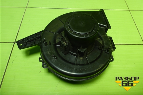 Моторчик отопителя (6R1819015A) для Volkswagen Polo (седан) с 2010г (Поло)