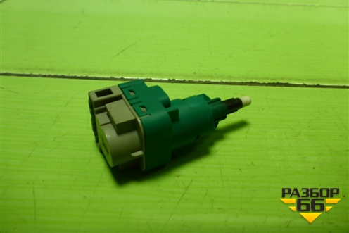 Датчик включения стопсигнала (7L6945511) для Volkswagen Touareg c 2002-2010г (Туарег)