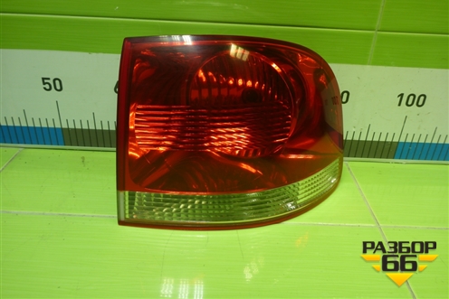 Фонарь задний наружный правый (до 2007г) (7L6945096K) для Volkswagen Touareg c 2002-2010г (Туарег)