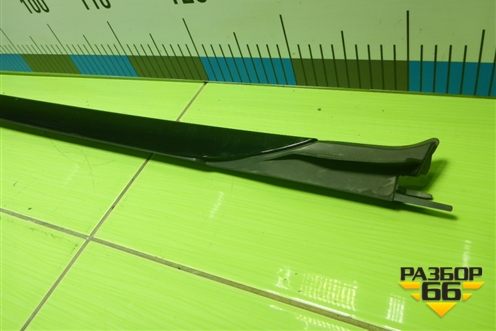 Молдинг лобового стекла левый (51317463527) для BMW X5 G05 с 2018г (Х5 Г05)