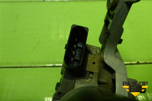 Моторчик стеклоочистителя передний правый (BM5117504BH) для Ford Focus 3 с 2011г (Фокус)