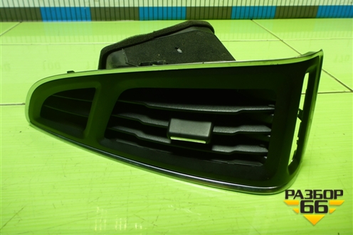 Дефлектор воздушный левый (BM51018B09AAW) для Ford Focus 3 с 2011г (Фокус)