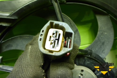 Вентилятор охлаждения радиатора (8V618C607F) для Ford Focus 3 с 2011г (Фокус)