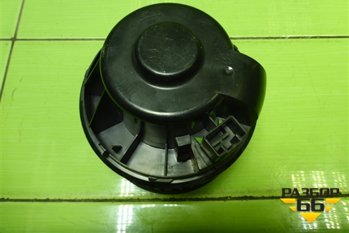 Моторчик вентилятора (H1F118456AA) для Ford Focus 3 с 2011г (Фокус)