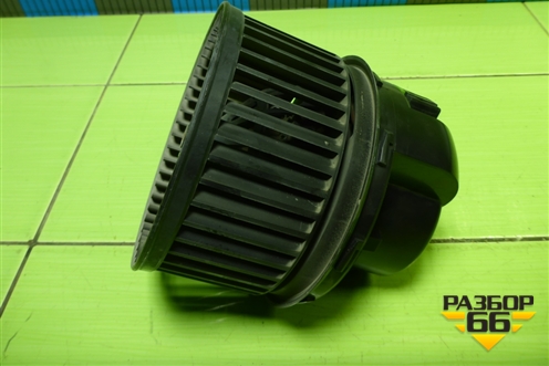 Моторчик вентилятора (H1F118456AA) для Ford Focus 3 с 2011г (Фокус)