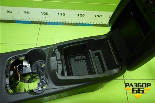 Подлокотник (SD0526102436801) для Ford Focus 3 с 2011г (Фокус)