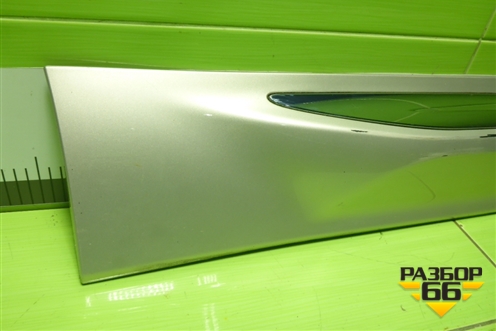 Накладка двери задней правой (32208734) для Volvo XC60 с 2017-2025г (ХС60)