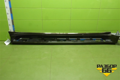 Накладка на порог наружная правая на подножку (5177360210) для Lexus GX-460 с 2009г (ГХ)