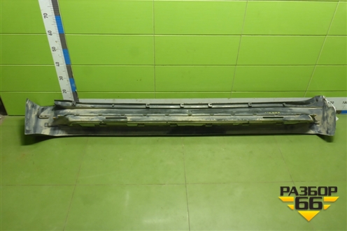 Накладка на порог наружная правая на подножку (5177360210) для Lexus GX-460 с 2009г (ГХ)