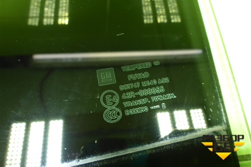 Стекло двери задней левой (седан) для Opel Insignia с 2008-2017г (Инсигниа)