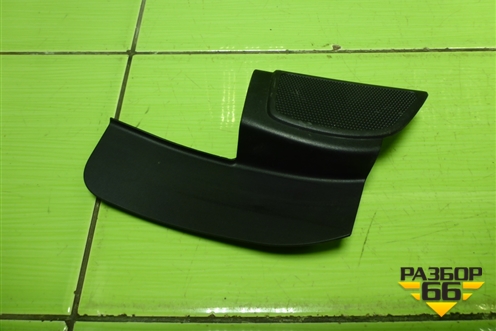 Накладка двери передней левой уголок (BM5118C863A) для Ford Focus 3 с 2011г (Фокус)