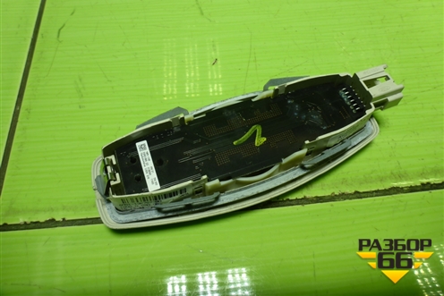 Плафон салонный боковой (левый) (AM5113K767BD) для Ford Focus 3 с 2011г (Фокус)