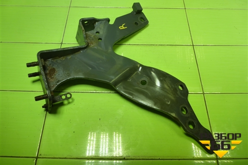 Кронштейн усилителя переднего бампера правый для Scania 4 Series с 1995-2005г