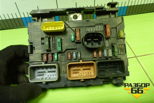 Блок предохранителей салонный (9661087080) для Peugeot 307 с 2001-2007г