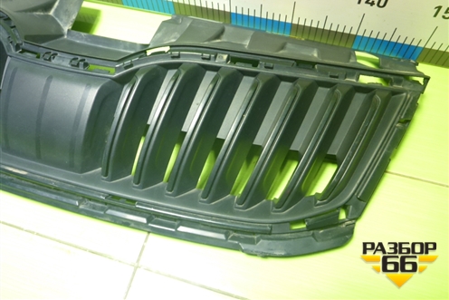Решетка радиатора (после 2017г) (5E0853653A) для Skoda Octavia (A7) с 2013г (Октавия)