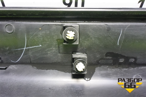 Накладка двери задней правой (KD5H51RC1) для Mazda CX 5 с 2017г (СХ5)