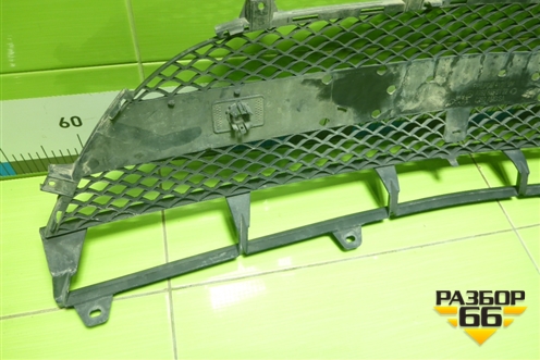 Решетка в передний бампер центральная (AMG под парктроник) (A2928855122) для Mercedes Benz GLE-Klass (купе) C292 с 2015г (ГЛЕ)