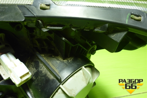 Фара правая (до 2006г галоген) (212-11L-1R) (21211L1R) для Toyota Avensis с 2003-2009г (Авенсис)