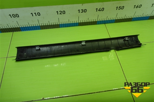 Накладка порога внутренняя переднего левого (858711R000) для Hyundai Solaris с 2010-2016г (Солярис)