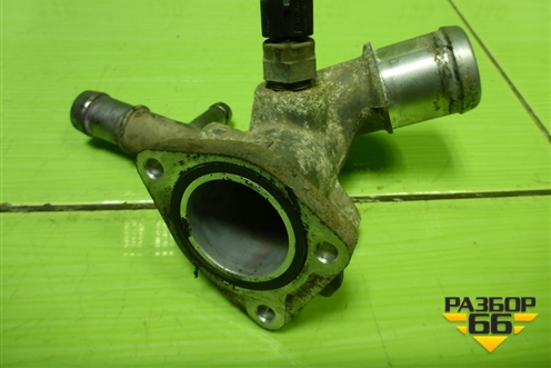 Фланец двигателя системы охлаждения (1.6л G4FC) для Hyundai Solaris с 2010-2016г (Солярис)