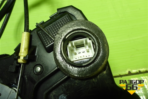 Замок двери передней правой для Toyota Rav-4 с 2012-2019г (Рав 4)