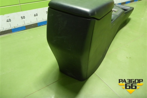 Подлокотник (5890142090) для Toyota Rav-4 с 2012-2019г (Рав 4)