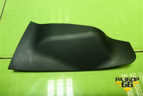 Накладка внутренняя (на консоль правая) (5539442050) для Toyota Rav-4 с 2012-2019г (Рав 4)