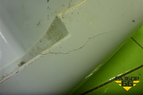 Корпус подножки левой (AZ16D424000021) для Sitrak C7H (С7Н)