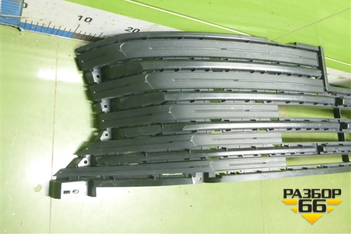 Решетка в передний бампер центральная (602001189AA) для Exeed TXL с 2020-2024г (ТХЛ)