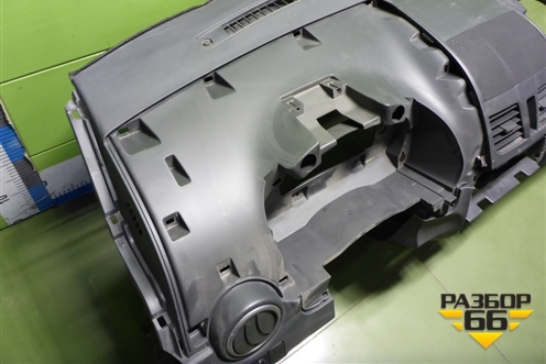 Торпедо под AIR BAG без AIR BAG (7311179J10) для Suzuki SX4 с 2006-2013г (СХ4)