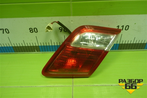 Фонарь задний внутренний правый (8158106350) для Toyota Camry V40 с 2006-2011г (Камри)