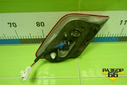Фонарь задний внутренний левый (8159106350) для Toyota Camry V40 с 2006-2011г (Камри)