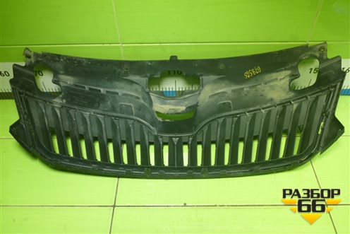 Решетка радиатора (5JA853668) для Skoda Rapid с 2013г (Рапид)