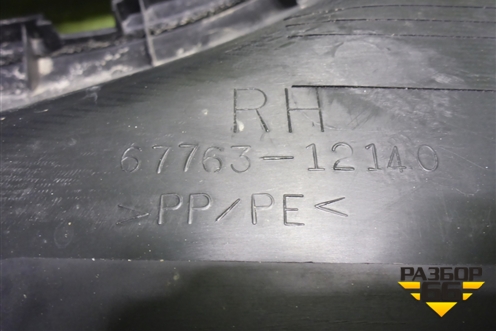 Обшивка двери передней правой под электрику (6776312140) для Toyota Corolla (E15) с 2006-2013г (Королла 150)