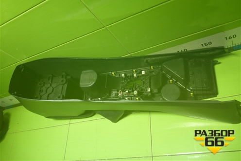 Подлокотник (5890142090) для Toyota Rav-4 с 2012-2019г (Рав 4)