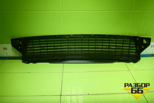 Решетка в передний бампер центральная (622545914R) для Renault Duster I с 2010-2021г (Дастер)