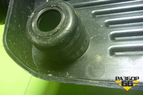 Накладка декоративная на двигатель (000017504514000) для VAZ Chevrolet Niva/Нива с 2002-2020г