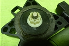 Моторчик стеклоподъёмника задний левый для Mazda Mazda 3 (BK) с 2003-2009г
