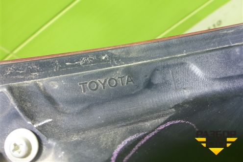 Фонарь задний наружный левый (галоген) для Toyota Camry XV70 с 2017-2026г (Камри)